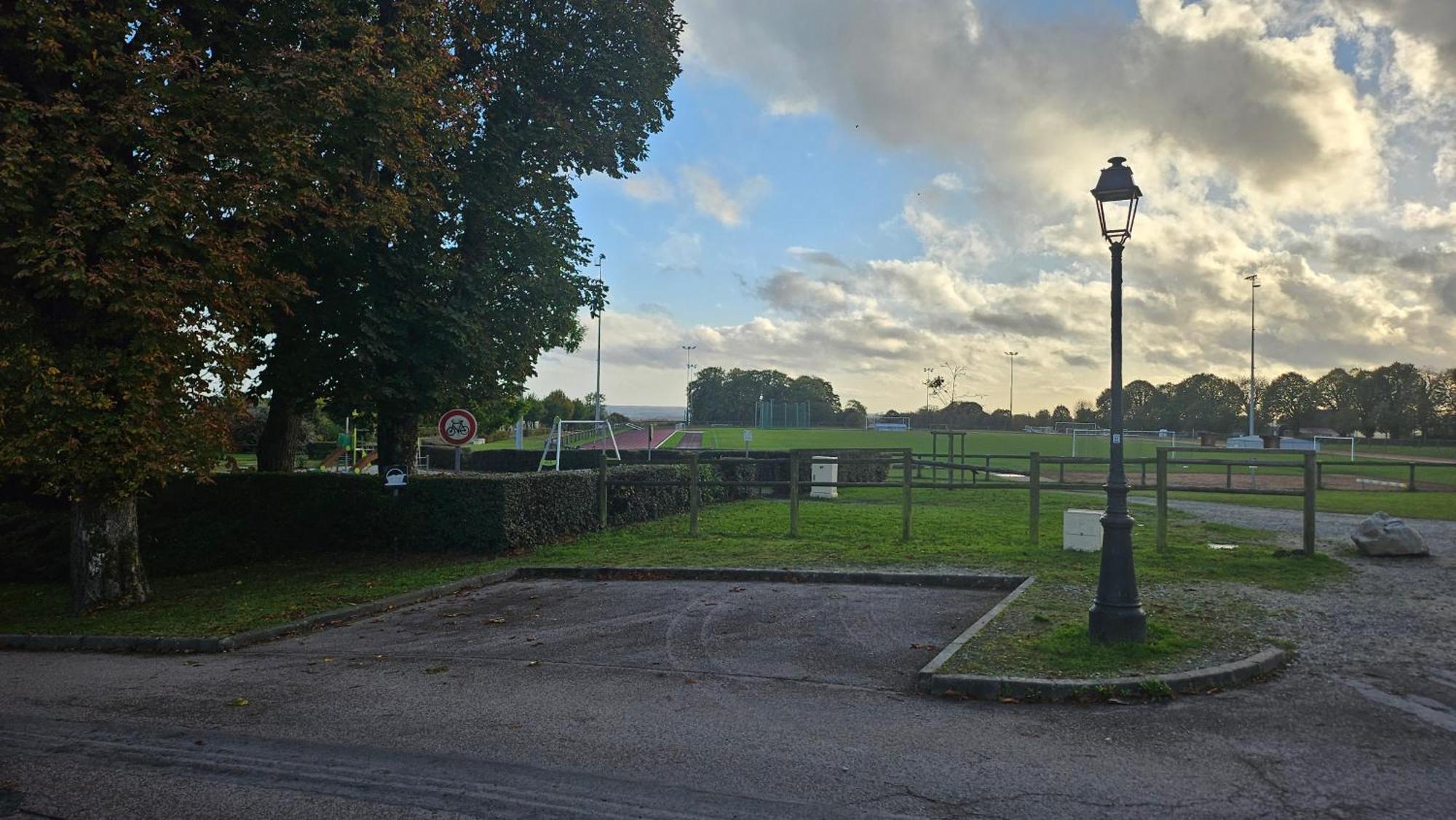 Studio De L'Hippodrome Mortagne-au-Perche Eksteriør billede